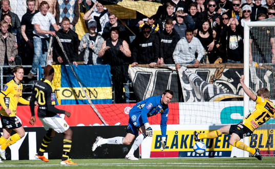 Mohamed Bangura, AIK, gör 1-0, jubel
