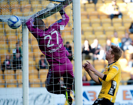 Ivan Turina, målvakt AIK, David Elm, Elfsborg