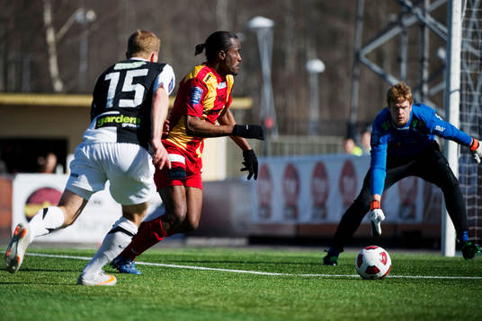 Peter Ijeh, Syrianska, oroar framför mål