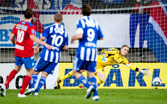 Alexander Gerndt, Helsingborg, gör 2-1 bakom Marcus