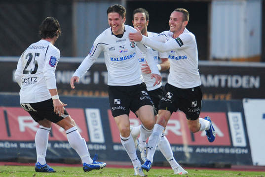 Markus Astvald, Örebro, gör 1-2. Jubel