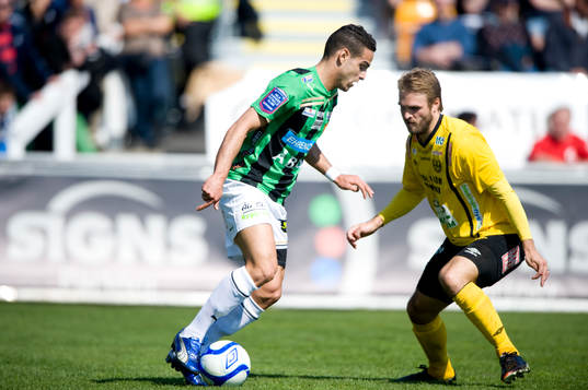Mervan Celik, Gais