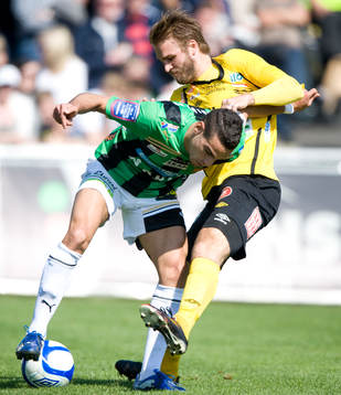 Mervan Celik, Gais