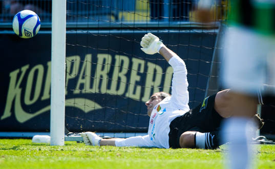 Straff,  Dime Jankulovski, målvakt, Gais, räddar