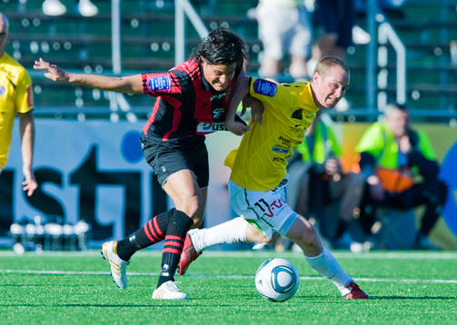 Miiko Albornoz, Brommapojkarna och Christoffer Carlsson,