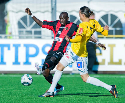 Aziz Corr Nyang, Brommapojkarna och Erik Johansson,