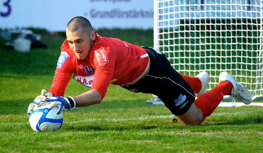 Nick Noble, målvakt