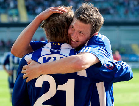 Hannes Stiller, IFK Göteborg, kramar om Niklas Bärkroth