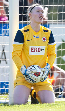 Hedvig Lindahl, Målvakt