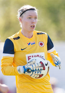 Hedvig Lindahl, Målvakt
