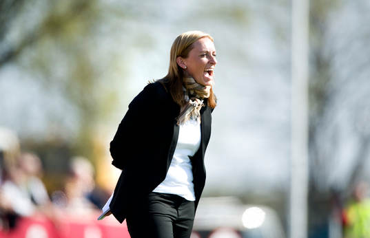 Elisabet Gunnarsdottir, tränare