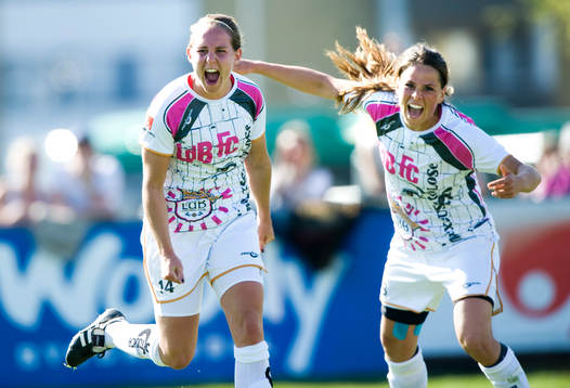 0-1, Manon Melis, Ldb, som grattas av Sara Björk