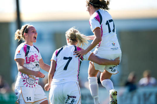 0-1, Manon Melis, Ldb, som grattas av Sara Björk
