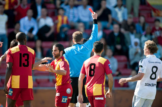 Ibrahim Bangura, AIK visas ut. Rött kort, utvisning