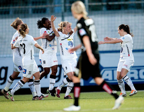 Sofia Jakobsson, Umeå, gör 0-1, jubel