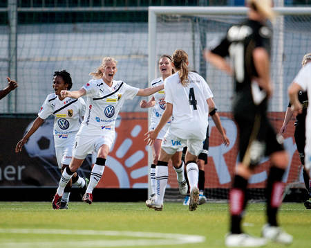 Sofia Jakobsson, Umeå, gör 0-1, jubel