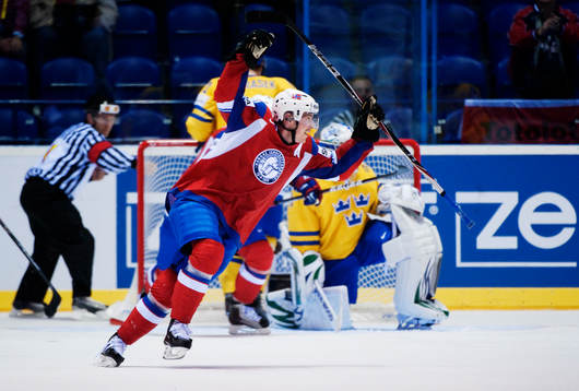 Anders Bastiansen, Norge, jubel när laget gjort 3-3