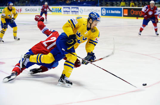 Mikael Backlund, Sverige, tar sig förbi Morten Ask, Norge