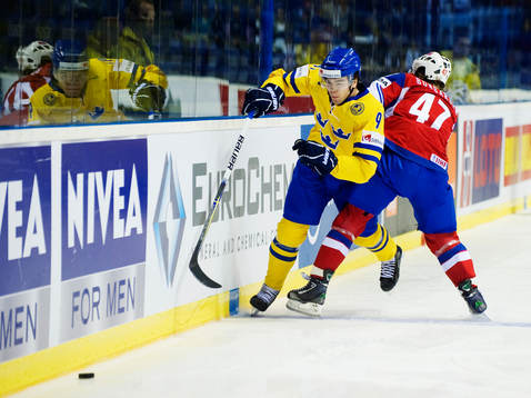Magnus Pääjärvi, Sverige, stoppas av Alexander