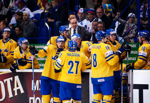 Pär Mårts, förbundskapten, Sverige, samlar sina spelare