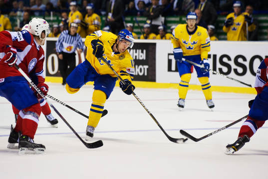 Martin Thörnberg, Sverige, skjuter mot mål