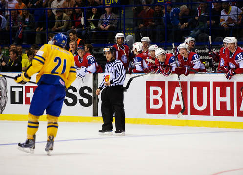 De norska spelarna skrattar åt Loui Eriksson, Sverige