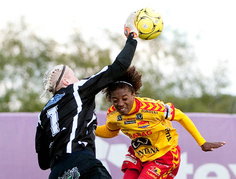 Sandra Sigurdardottir, målvakt Jitex, Elanie Moura, Tyresö
