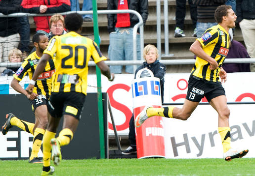 0-1 Mathias Ranegie, Häcken, som överlistar Pär Hansson,