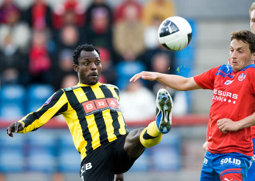 John Chibuike, Häcken, mot Ardian Gashi, Helsingborg