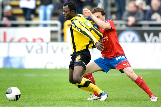 Ardian Gashi, Helsingborg håller i John Chibuike, Häcken