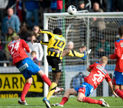 John Chibuike, Häcken, skjuter