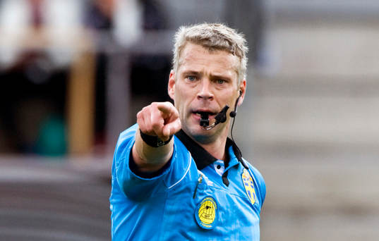 Blåsning, Tobias Mattsson, domare, visselpipa