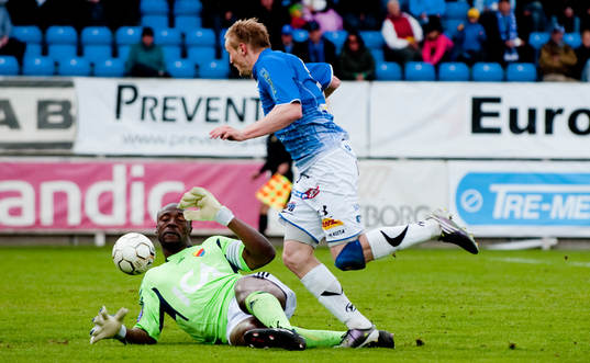 Fredrik Jensen, Trelleborg gör mål på Pa Dembo Touray,