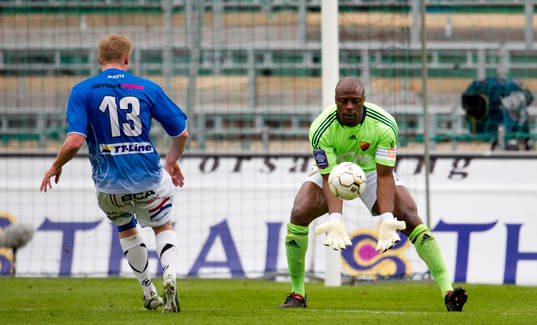 Fredrik Jensen, Trelleborg, Pa Dembo Touray, målvakt