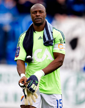 Pa Dembo Touray, målvakt