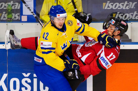 Jimmie Ericsson, Sverige, stoppar Johannes Reichel,
