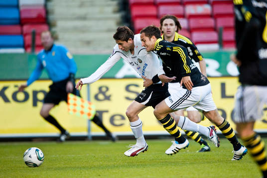 Alejandro Bedoya, Örebro och Niklas Backman, AIK
