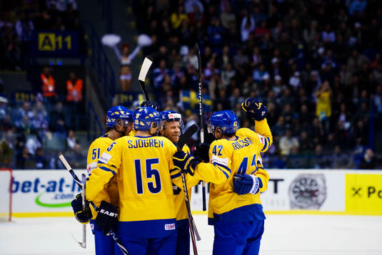 David Petrasek, Sverige, gratuleras