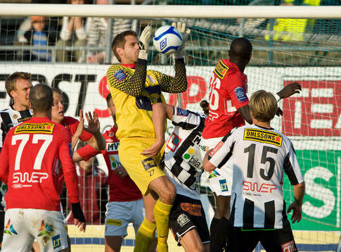 Oscar Berglund, målvakt, Assyriska