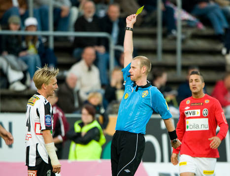 Thomas Raun, Landskrona, får gult kort, Fredrik Lundberg,