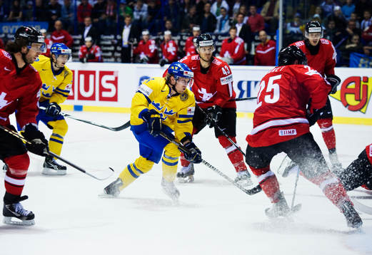 Mattias Tedenby, Sverige, oroar framför mål