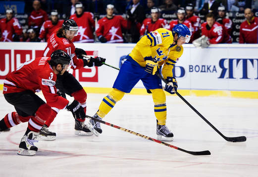 Julien Vauclair och Kevin Lotscher, Schweiz, sträcker sig