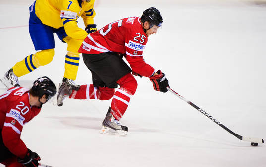 Chris Stewart, Kanada