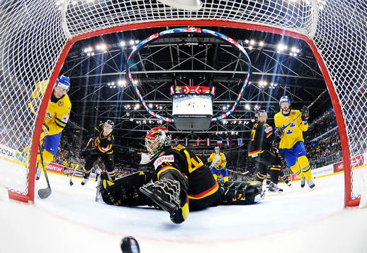 Bläddra bland fler bilder av Ishockey, VM, kvartsfinal, Sverige - Tyskland