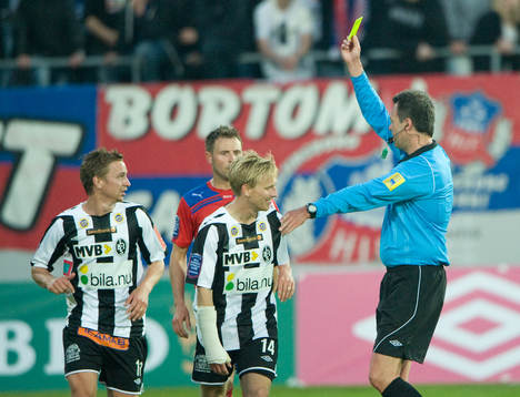 Thomas Raun, Landskrona,  Martin Ingvarsson, domare, gult