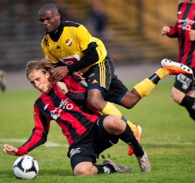 4-1, straff, Tokelo Rantie görs ner i straffområdet