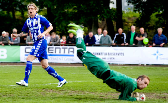 Bläddra bland fler bilder av Fotboll, Svenska cupen, Limhamn Bunkeflo-IFK Göteborg