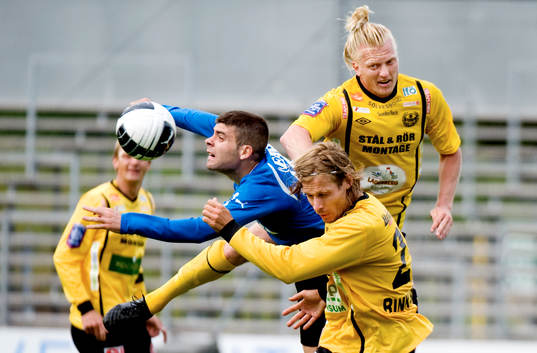 Javi H, Halmstad och Robin Cederberg, Mjällby och Tobias