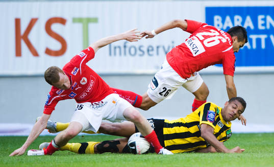 Kalmar körde över Häcken, här Tobias Eriksson och Emin
