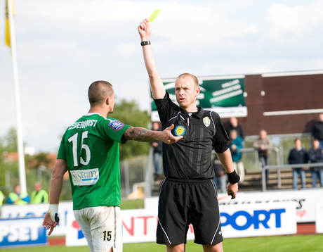 Pär Cederqvist, Jönköping, Fredrik Lundberg, domare gul